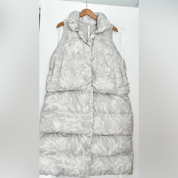 lululemon athletica Jackets & Blazers - lululemon athletica Light Gray Marble-Print Puffer Vest